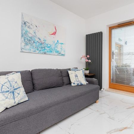 Batorego 7 Apartament With Terrace & Parking Downtown Gdynia By Renters Eksteriør billede
